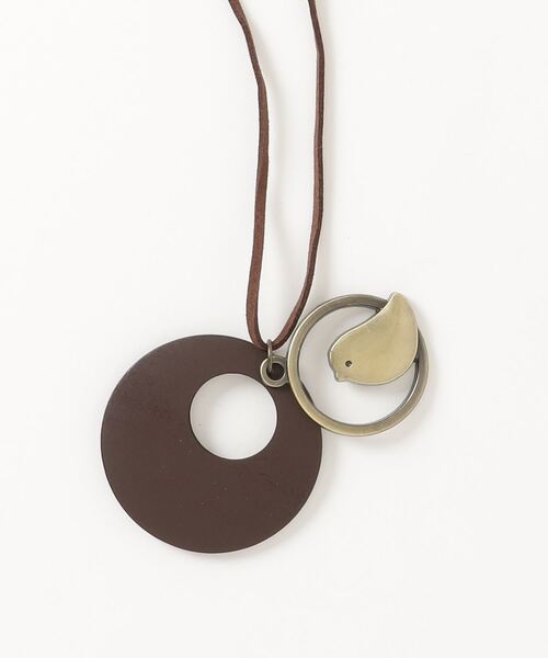 MARAI（マーライ）の「【MARAI】ウッドとメタルのコンビが可愛いロングペンダント（ネックレス・レディース・ブラウン/グリーン・FREE）」の2枚目の写真