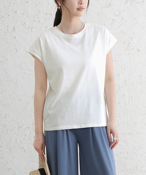 Doux Belle(ドゥーベル)の「コットン半袖シンプルTシャツ(Tシャツ/カットソー・レディース・ライトグリーン/グレー系その他/グレイッシュベージュ/ブラック/オフホワイト・MEDIUM)」の2枚目の写真
