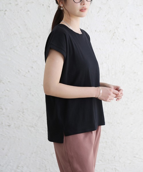 Doux Belle(ドゥーベル)の「コットン半袖シンプルTシャツ(Tシャツ/カットソー・レディース・ライトグリーン/グレー系その他/グレイッシュベージュ/ブラック/オフホワイト・MEDIUM)」の3枚目の写真