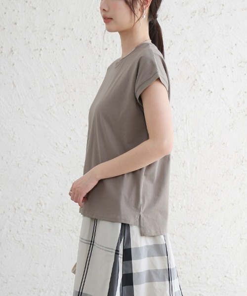 Doux Belle(ドゥーベル)の「コットン半袖シンプルTシャツ(Tシャツ/カットソー・レディース・ライトグリーン/グレー系その他/グレイッシュベージュ/ブラック/オフホワイト・MEDIUM)」の7枚目の写真