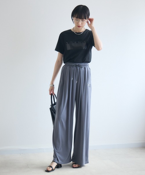 TRANOI(トラノイ)の「TRANOI. Tシャツ(Tシャツ/カットソー・レディース・ブラック/ホワイト・FREE)」の18枚目の写真