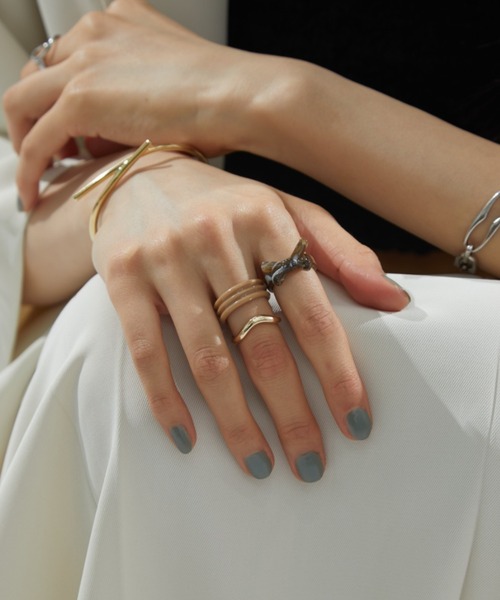 Aunt Marie's（アントマリーズ）の「アクリル/メタルセットリボンリング（リング・レディース・シルバー/ゴールド・FREE）」の2枚目の写真