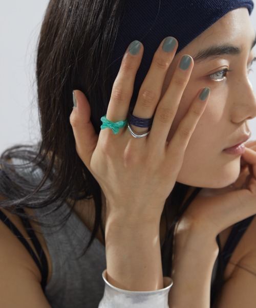 Aunt Marie's（アントマリーズ）の「アクリル/メタルセットリボンリング（リング・レディース・シルバー/ゴールド・FREE）」の5枚目の写真