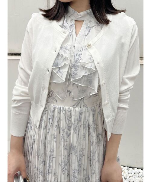 MERCURYDUO(マーキュリーデュオ)の「ビジューボタンニットカーディガン(カーディガン/ボレロ・レディース・オフホワイト/ブルー/ブラック/ラベンダー/ベージュ・FREE)」の16枚目の写真