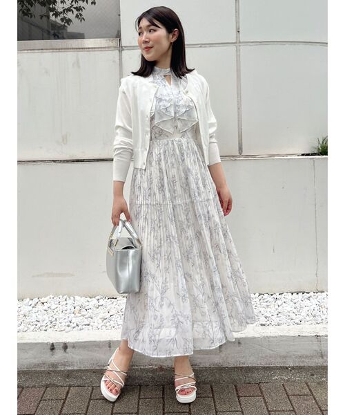 MERCURYDUO(マーキュリーデュオ)の「ビジューボタンニットカーディガン(カーディガン/ボレロ・レディース・オフホワイト/ブルー/ブラック/ラベンダー/ベージュ・FREE)」の17枚目の写真