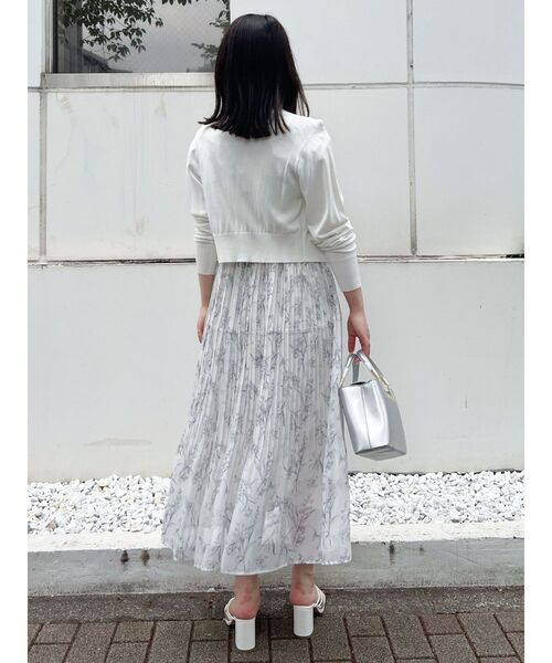 MERCURYDUO(マーキュリーデュオ)の「ビジューボタンニットカーディガン(カーディガン/ボレロ・レディース・オフホワイト/ブルー/ブラック/ラベンダー/ベージュ・FREE)」の19枚目の写真