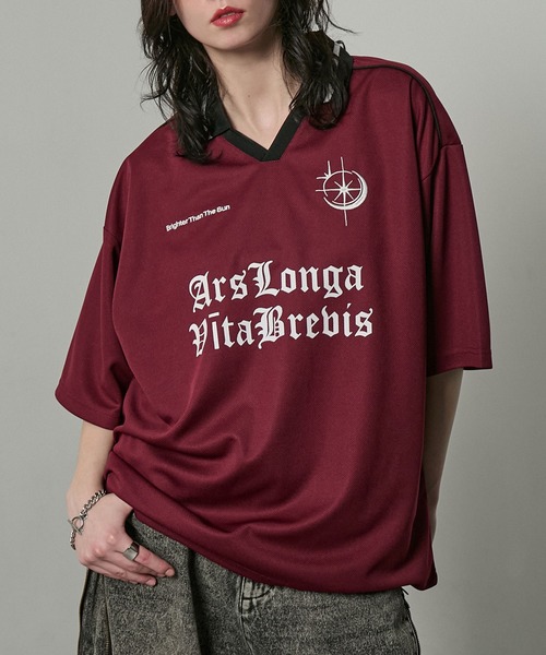 Tシャツ/カットソー（レッド/赤色系・Vネック）ファッション通販