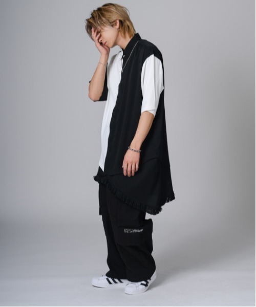 REGIEVO(レジエボ)の「REGIEVO 袖フリンジ2WAYシャツ(シャツ/ブラウス・メンズ・オフホワイト/ブラック・L/M)」の10枚目の写真