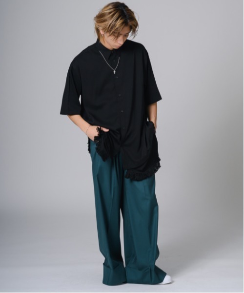 REGIEVO(レジエボ)の「REGIEVO 袖フリンジ2WAYシャツ(シャツ/ブラウス・メンズ・オフホワイト/ブラック・L/M)」の22枚目の写真