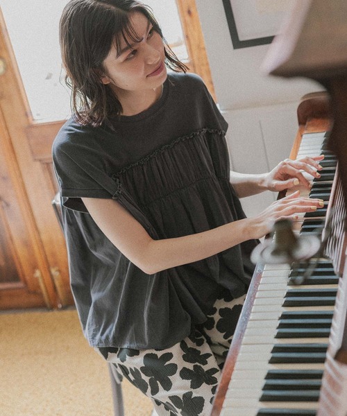 niko and...（ニコアンド）の「ドッキングギャザープルオーバー（Tシャツ/カットソー・レディース・ピンク/チャコール/パープル/オフホワイト・MEDIUM/LARGE）」の3枚目の写真