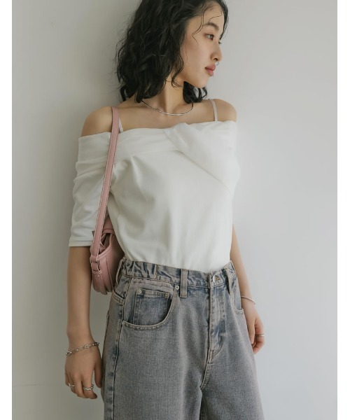 Re:EDIT（リエディ）の「[2024 SUMMER COLLECTION]オーガンジードッキングリブオフショルトップス（シャツ/ブラウス・レディース・ホワイト/ブラック・LARGE/MEDIUM）」の12枚目の写真