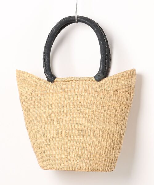 SALON adam et rope'（サロン アダム エ ロペ）の「ボルガ丸底ニケフォルムバスケット M/無地黒ハンドル（かごバッグ・レディース・ベージュ・FREE）」の2枚目の写真