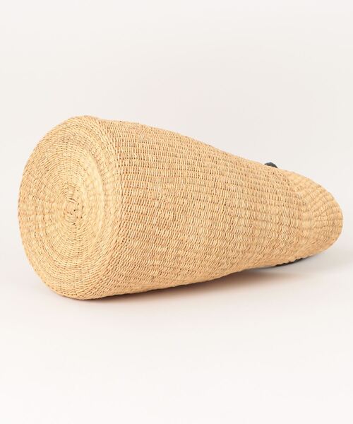 SALON adam et rope'（サロン アダム エ ロペ）の「ボルガ丸底ニケフォルムバスケット M/無地黒ハンドル（かごバッグ・レディース・ベージュ・FREE）」の3枚目の写真