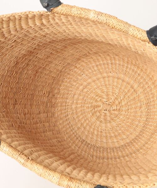 SALON adam et rope'（サロン アダム エ ロペ）の「ボルガ丸底ニケフォルムバスケット M/無地黒ハンドル（かごバッグ・レディース・ベージュ・FREE）」の4枚目の写真