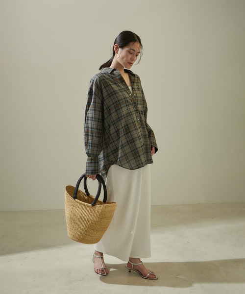 SALON adam et rope'（サロン アダム エ ロペ）の「ボルガ丸底ニケフォルムバスケット M/無地黒ハンドル（かごバッグ・レディース・ベージュ・FREE）」の7枚目の写真