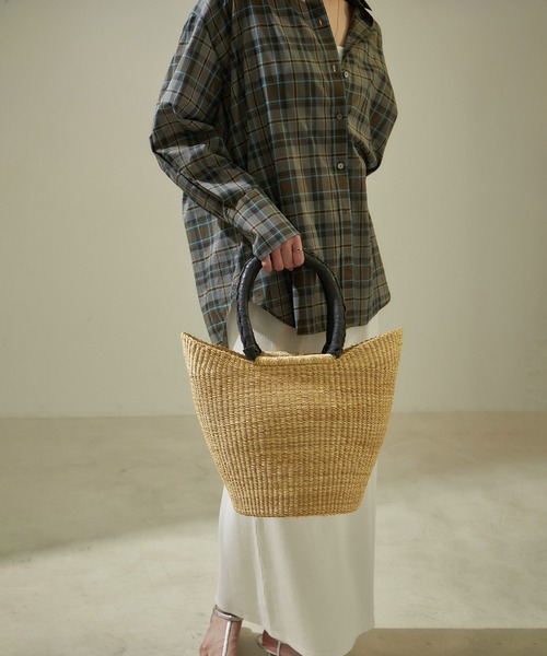 SALON adam et rope'（サロン アダム エ ロペ）の「ボルガ丸底ニケフォルムバスケット M/無地黒ハンドル（かごバッグ・レディース・ベージュ・FREE）」の8枚目の写真