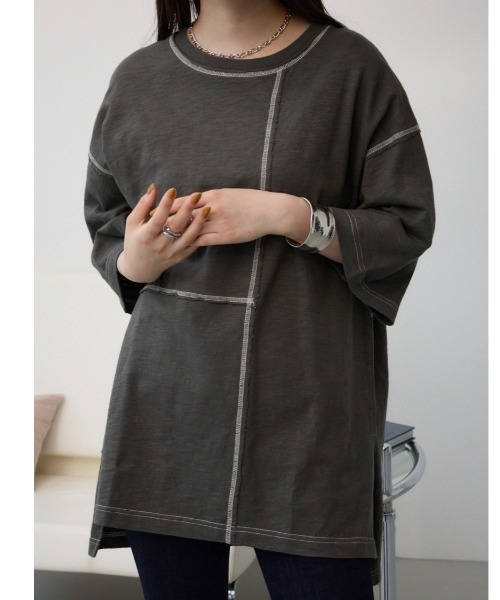 AZUL by moussy（アズールバイマウジー）の「ビッグチュニックシャツ（Tシャツ/カットソー・レディース・カーキ/スモークグレー・FREE）」の2枚目の写真