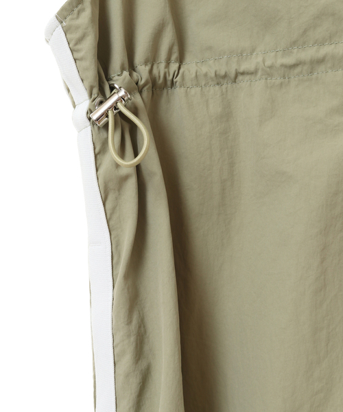 SOFFITTO（ソフィット）の「サイドラインバッククロスジャンパースカート(取り扱い店舗限定)（ワンピース・レディース・ブラック/カーキ/ベージュ・FREE）」の8枚目の写真