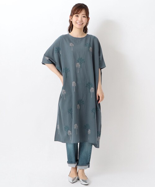 one'sterrace（ワンズテラス）の「刺繍入りワンピース（ワンピース・レディース・グレー系その他7/ホワイト系9/ブルー系その他7・02）」の17枚目の写真