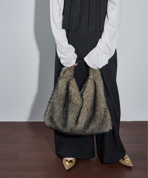 THE YOn（ザヨン）の「エコファートライアングルトートバッグ（トートバッグ・レディース・グレー/ベージュ/ブラウン・FREE）」の18枚目の写真