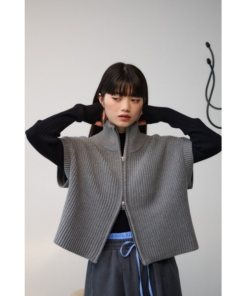 AZUL by moussy(アズールバイマウジー)の「ジップアップニットベスト(ベスト・レディース・アイボリー/ブラック/グレー・FREE)」の12枚目の写真