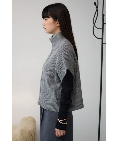 AZUL by moussy(アズールバイマウジー)の「ジップアップニットベスト(ベスト・レディース・アイボリー/ブラック/グレー・FREE)」の9枚目の写真