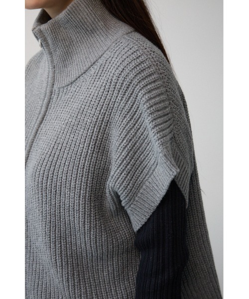 AZUL by moussy(アズールバイマウジー)の「ジップアップニットベスト(ベスト・レディース・アイボリー/ブラック/グレー・FREE)」の6枚目の写真