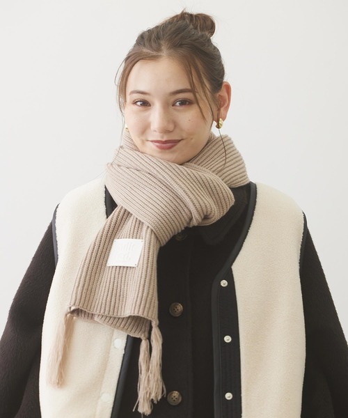 MILKFED.（ミルクフェド）の「LOGO PATCH RIB SCARF（マフラー・レディース・マルチ/ブラック/アッシュ/ベージュ・ONE SIZE）」の19枚目の写真