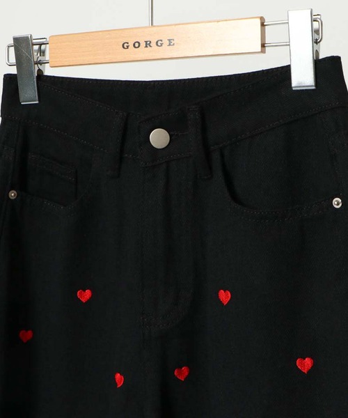 GORGE(ゴージ)の「《ハート刺繍デニム》レディース ワイドパンツ ルーズシルエット カジュアル ガーリー 春秋冬(デニムパンツ・レディース・アイボリー/ブラック・S/M)」の6枚目の写真