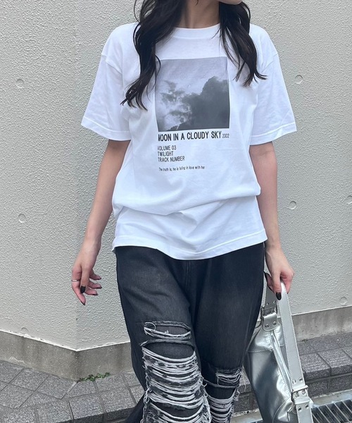 fiere(フィエール)の「フォトプリント半袖Tシャツ(Tシャツ/カットソー・レディース・ホワイト・MEDIUM/LARGE)」の1枚目の写真