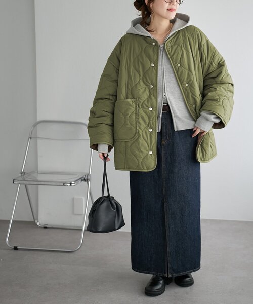 DISCOAT(ディスコート)の「キルティングリバーシブルファーコート《WEB限定カラーあり》(その他アウター・レディース・アイボリー/カーキ/ブラック/モカ・FREE)」の15枚目の写真