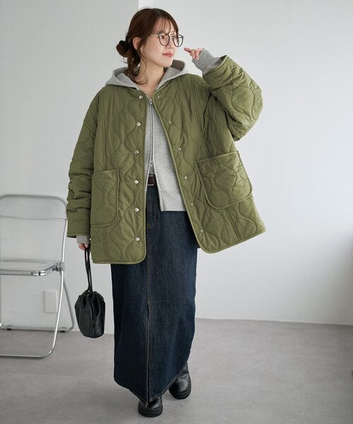 DISCOAT(ディスコート)の「キルティングリバーシブルファーコート《WEB限定カラーあり》(その他アウター・レディース・アイボリー/カーキ/ブラック/モカ・FREE)」の16枚目の写真