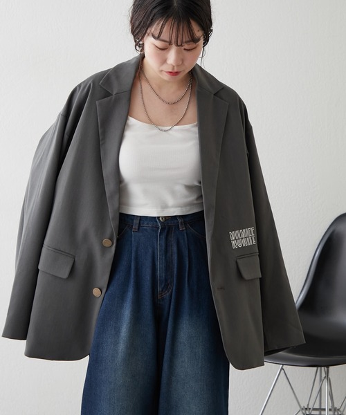 NUNIFE(ユニフィー)の「【UNISEX】刺繍入りテーラード(テーラードジャケット・レディース・ブラック/ライトブラウン/チャコールグレー・FREE)」の9枚目の写真