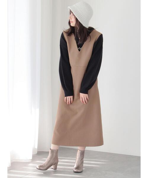 Te chichi TERRASSE（テチチテラス）の「Vネックジャンパースカート（ワンピース・レディース・ベージュ/モカ/ブラック・F）」の3枚目の写真