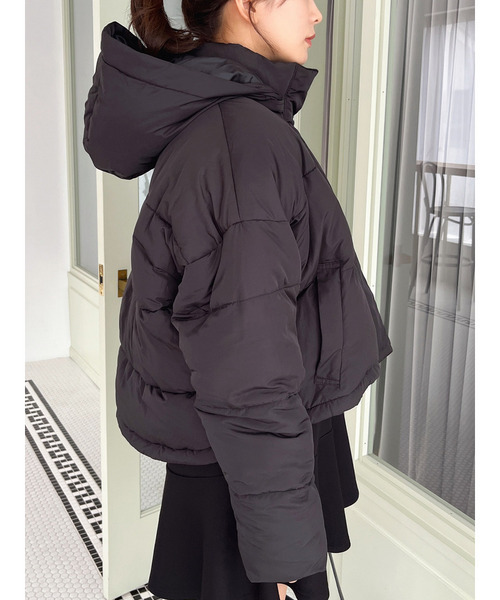 MIIA(ミーア)の「ショートダウンジャケット(カーディガン/ボレロ・レディース・オフホワイト/ブラック・FREE)」の11枚目の写真