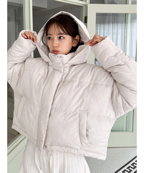 MIIA(ミーア)の「ショートダウンジャケット(カーディガン/ボレロ・レディース・オフホワイト/ブラック・FREE)」の13枚目の写真