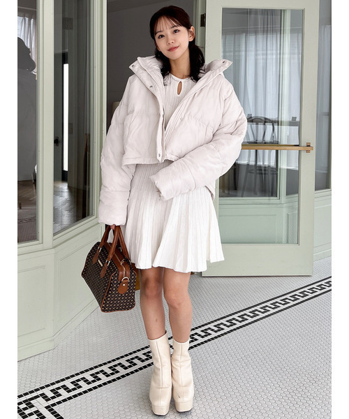 MIIA(ミーア)の「ショートダウンジャケット(カーディガン/ボレロ・レディース・オフホワイト/ブラック・FREE)」の14枚目の写真