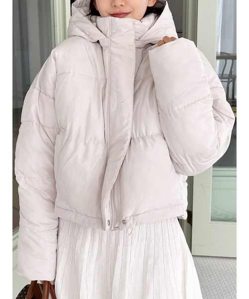 MIIA(ミーア)の「ショートダウンジャケット(カーディガン/ボレロ・レディース・オフホワイト/ブラック・FREE)」の19枚目の写真