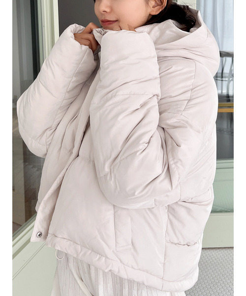 MIIA(ミーア)の「ショートダウンジャケット(カーディガン/ボレロ・レディース・オフホワイト/ブラック・FREE)」の20枚目の写真