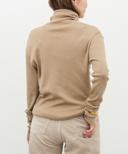 Deuxieme Classe（ドゥーズィエムクラス）の「追加 rib タートル（Tシャツ/カットソー・レディース・ホワイト/ブラウン/ベージュ・FREE）」の20枚目の写真