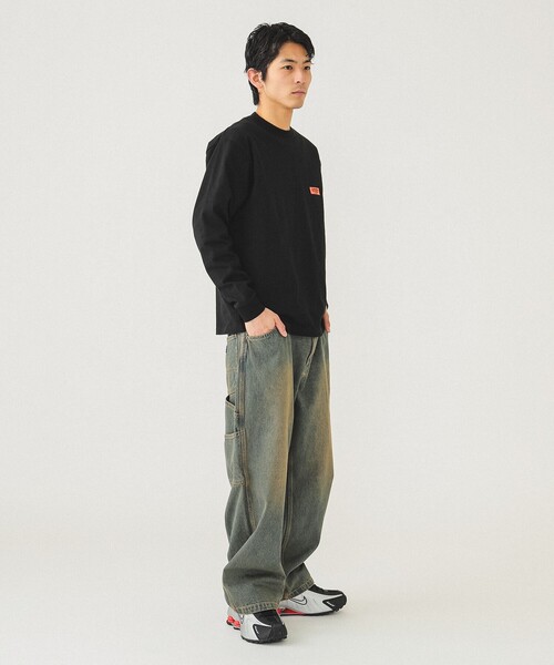 BEAMS（ビームス）の「【別注】UNIVERSAL OVERALL / ロゴ ロングスリーブ Tシャツ（Tシャツ/カットソー・メンズ・ホワイト/ブラック/ネイビー・LARGE/MEDIUM/X-LARGE/SMALL）」の11枚目の写真