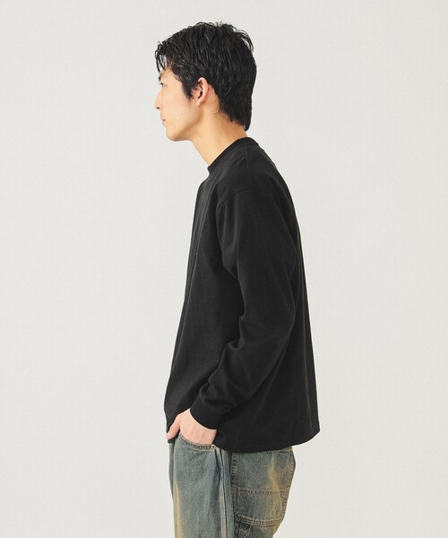 BEAMS（ビームス）の「【別注】UNIVERSAL OVERALL / ロゴ ロングスリーブ Tシャツ（Tシャツ/カットソー・メンズ・ホワイト/ブラック/ネイビー・LARGE/MEDIUM/X-LARGE/SMALL）」の13枚目の写真