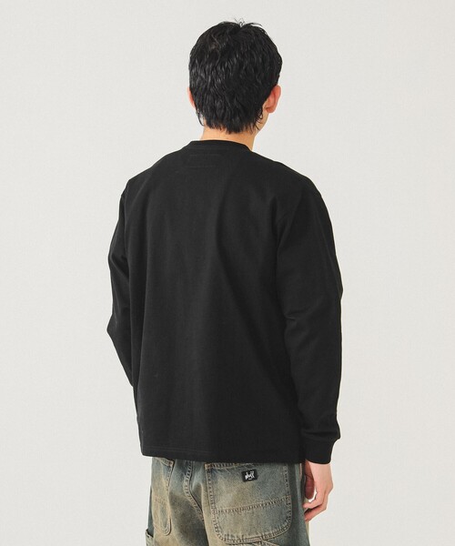BEAMS（ビームス）の「【別注】UNIVERSAL OVERALL / ロゴ ロングスリーブ Tシャツ（Tシャツ/カットソー・メンズ・ホワイト/ブラック/ネイビー・LARGE/MEDIUM/X-LARGE/SMALL）」の15枚目の写真