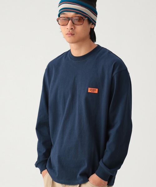 BEAMS(ビームス)の「【別注】UNIVERSAL OVERALL / ロゴ ロングスリーブ Tシャツ(Tシャツ/カットソー・メンズ・ホワイト/ブラック/ネイビー・LARGE/MEDIUM/X-LARGE/SMALL)」の1枚目の写真