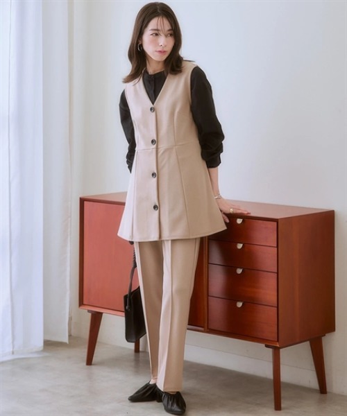nissen(ニッセン)の「ジレセットアップ(ペプラムジレ+パンツ)(スーツセット・レディース・ブラック/ベージュ・LL/L/M/S/3L)」の3枚目の写真