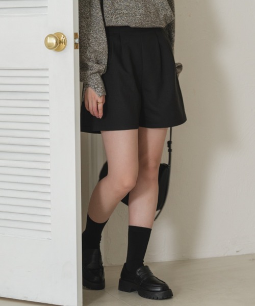 raffime(ラフィミー)の「【Raffime】タックハイウエストショートパンツ(その他パンツ・レディース・アイボリー/ブラック/グレー・フリー)」の10枚目の写真