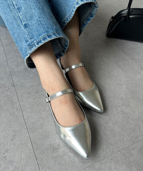 Chez toi（シェトワ）の「メリージューンフラットシューズ（パンプス・レディース・シルバー/ブラック・SMALL/MEDIUM/LARGE）」の5枚目の写真