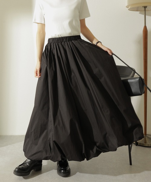 LAULEN（ローレン）の「balloon volume long skirt /ギャザー ボリューム バルーン ロング スカート（スカート・レディース・ブラック/ホワイト・FREE）」の3枚目の写真
