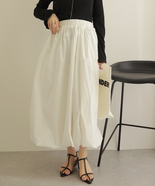 LAULEN（ローレン）の「balloon volume long skirt /ギャザー ボリューム バルーン ロング スカート（スカート・レディース・ブラック/ホワイト・FREE）」の9枚目の写真