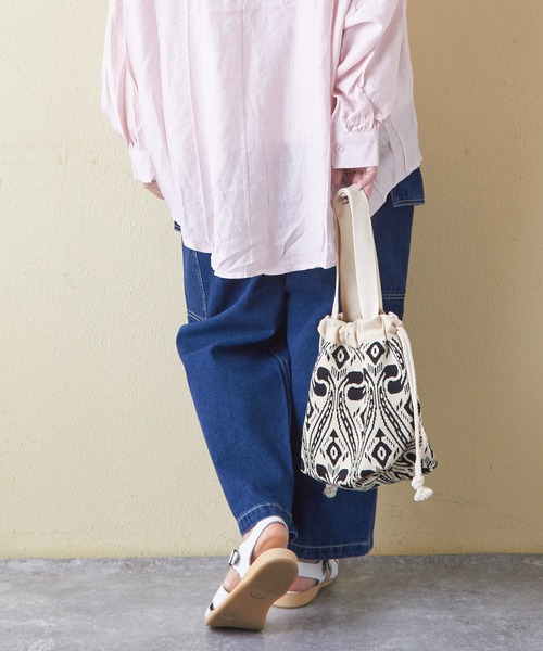 CUBE SUGAR（キューブシュガー）の「ナイロンジャガード柄巾着ミニトートバッグ（トートバッグ・レディース・ナチュラル/ブラック/ブルー・M）」の6枚目の写真